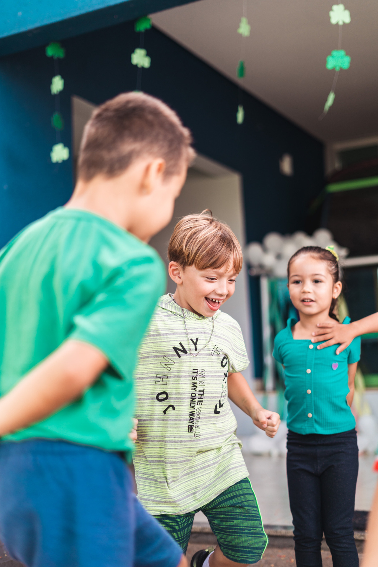 Crianças participam de uma atividade em evento escolar